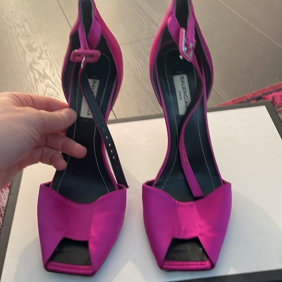 Balenciaga peep toe knife heels - Picture 3 of 4